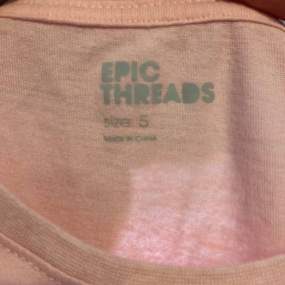 🔥4/20! Bundle of 5 girls T shirts, size 5T. - Picture 6 of 10